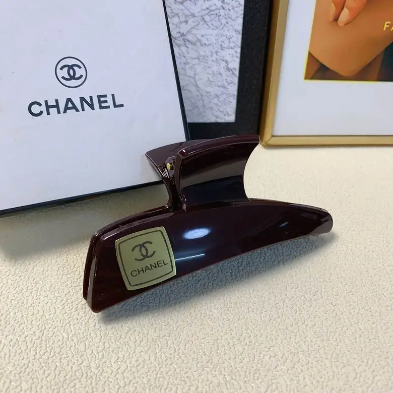 Chanel Hair Grab Clip  (2)